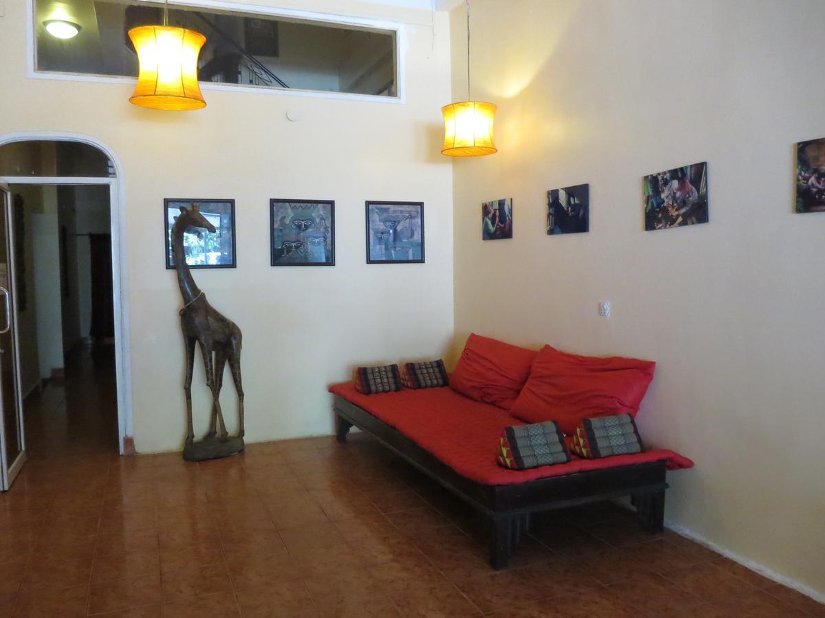 Goldie Guesthouse Phnom Penh Zewnętrze zdjęcie
